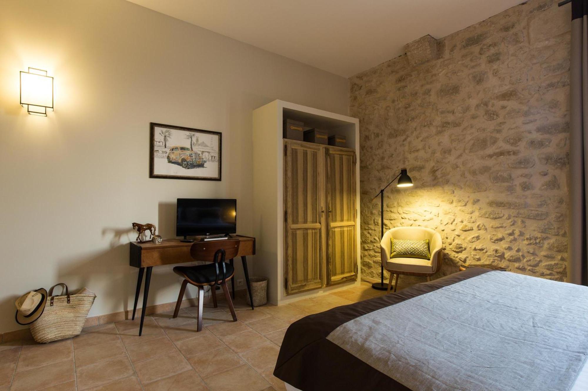 Hotel La Cour Des Sens Lagnes Zimmer foto