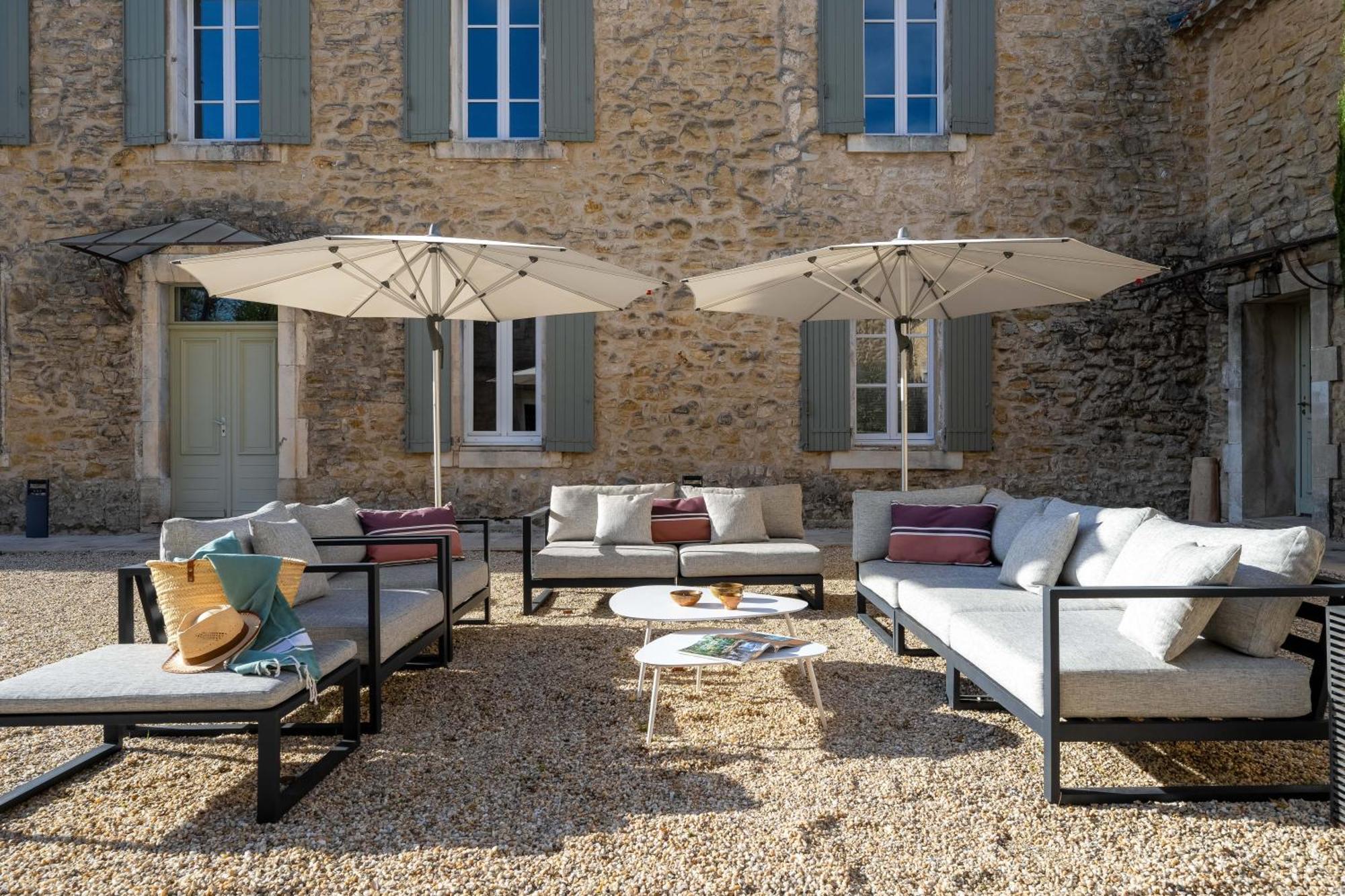 Hotel La Cour Des Sens Lagnes Exterior foto